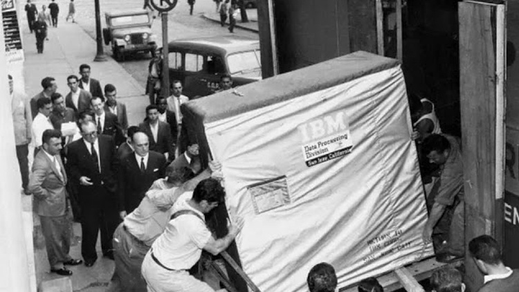 O Primeiro HD da História IBM RAMAC